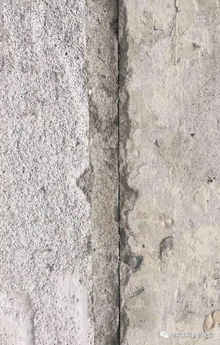 剪力墙与砌体交接的企口部位,由于混凝土基层比较光滑,且抹灰厚度通常