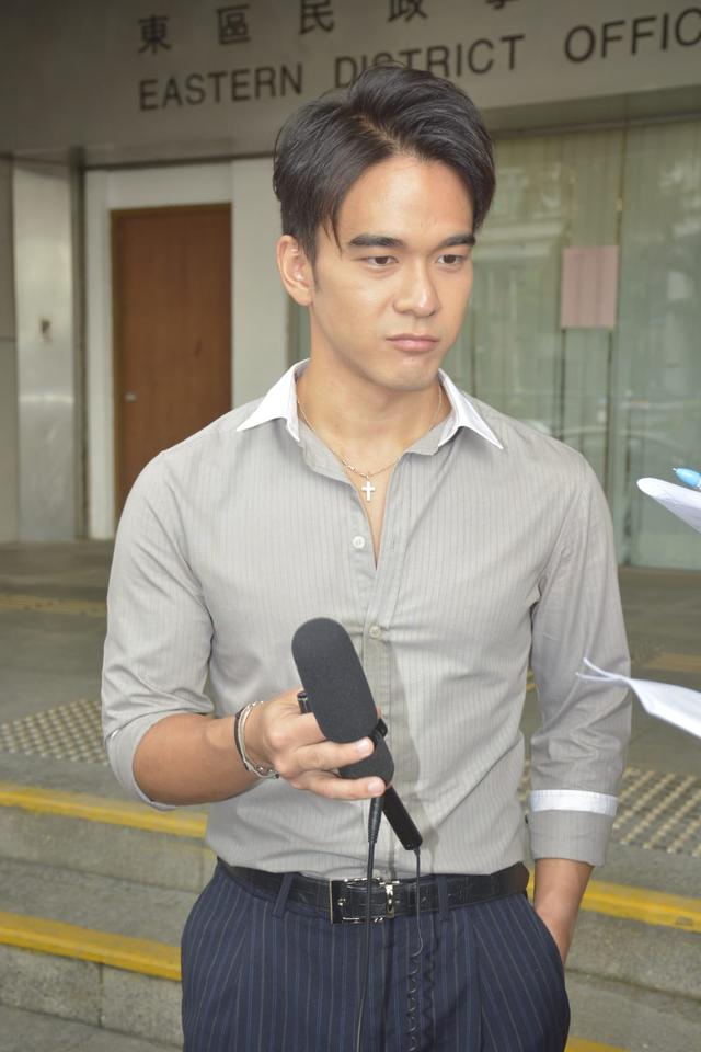 钱小豪29岁长子庞景峰无照驾驶连累母亲郭秀云认罪受罚禁驾一年