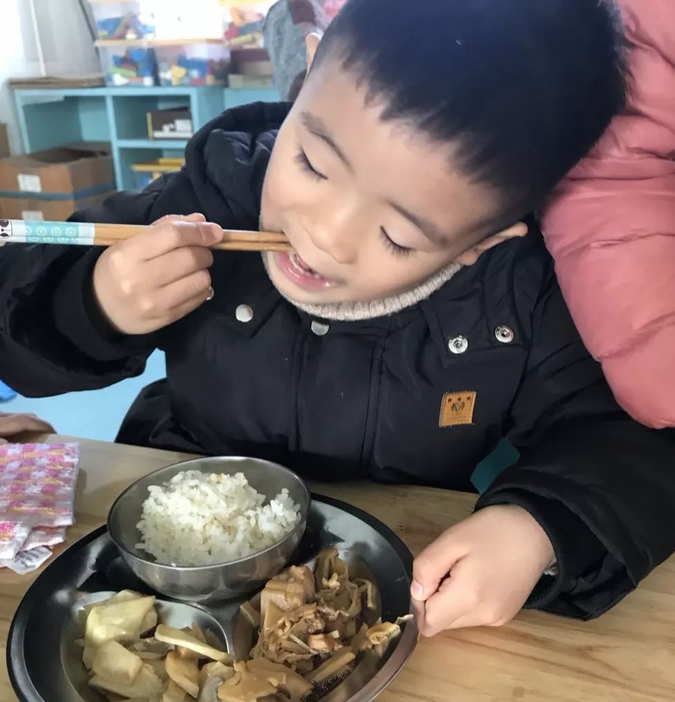 我会用筷子_幼儿