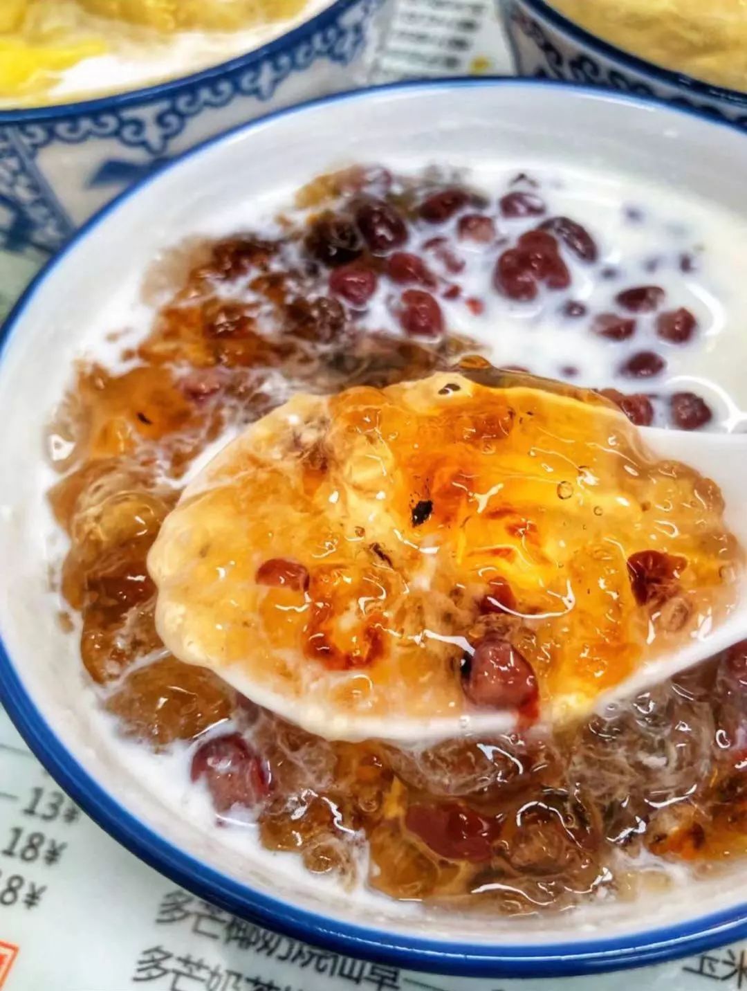 也是好吃到不行的这道牛奶红豆桃胶美容又养颜滑滑嫩嫩的桃胶超好次