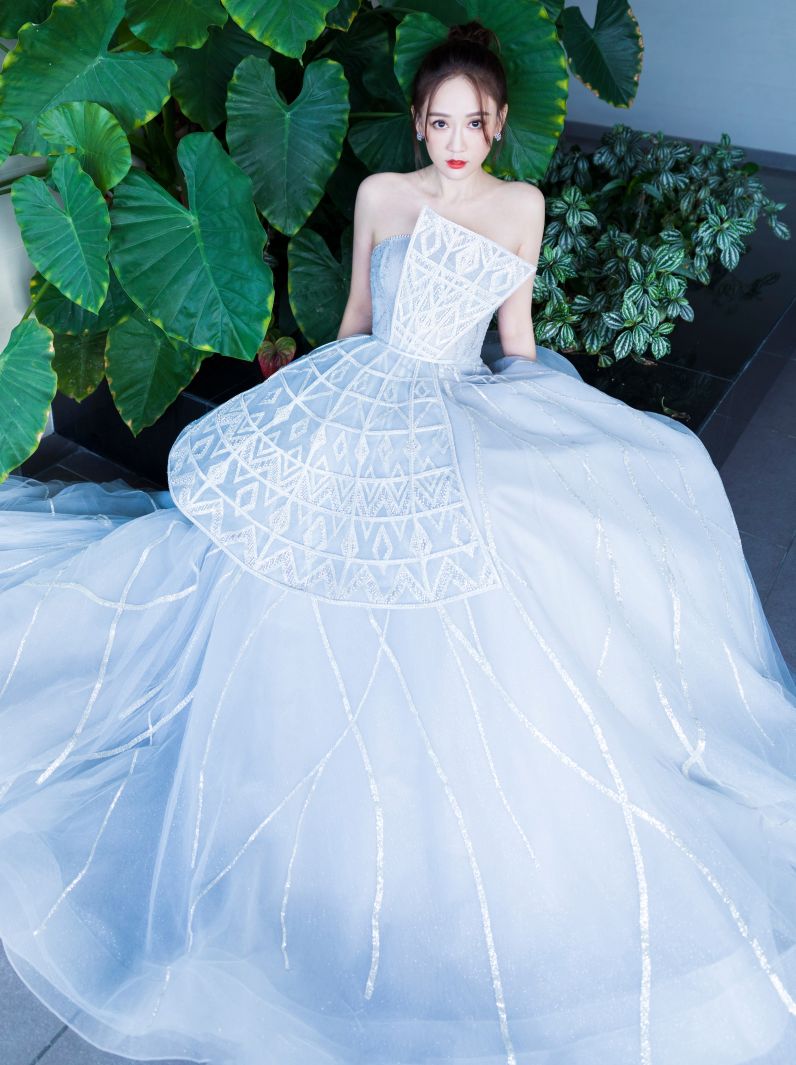 女星礼服造型一个更比一个仙,娜扎乔恩美成仙女,莫文蔚气质最佳