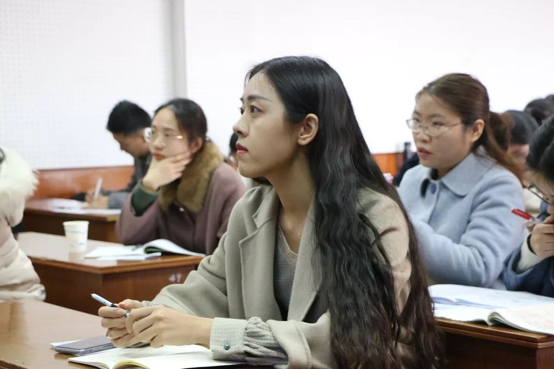 《立定跳远》数学老师许桑桑《角平分线》复习课数学老师岑蔚波《2