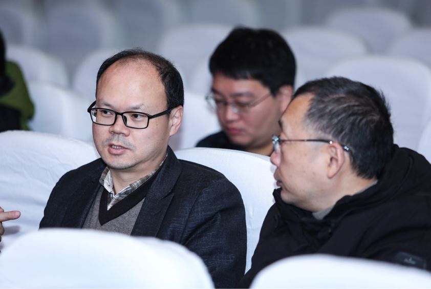 12月2日上午,王樑,赵天智,衡立君及张涛教授分别成功实时演示胶质瘤术