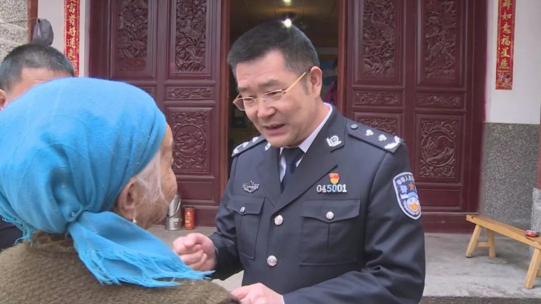 大理州州政府副州长,州公安局局长余其能和大理州州公安局相关部门