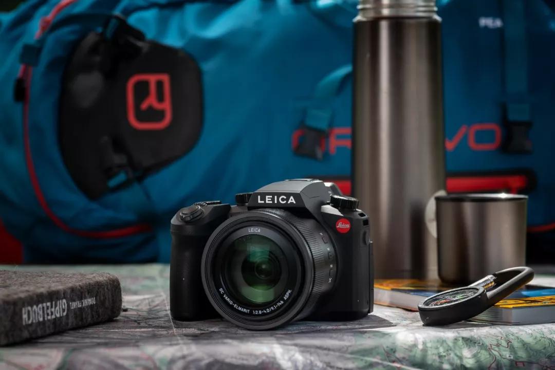 今年7月徕卡发布了全新v-lux 5相机,高速和超长的光学变焦镜头让它能