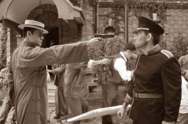 九一八事变发生后,斧头帮威胁张学良:给你3个选择,不然杀了你