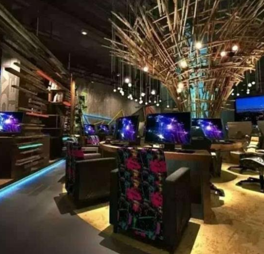 周杰伦的魔杰网吧耗费2千万一小时300块现如今成这样