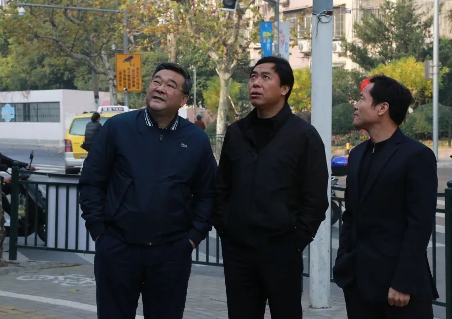 创建文明城区 | 区委常委,统战部长张伟赴石泉路街道检查创城迎检工作