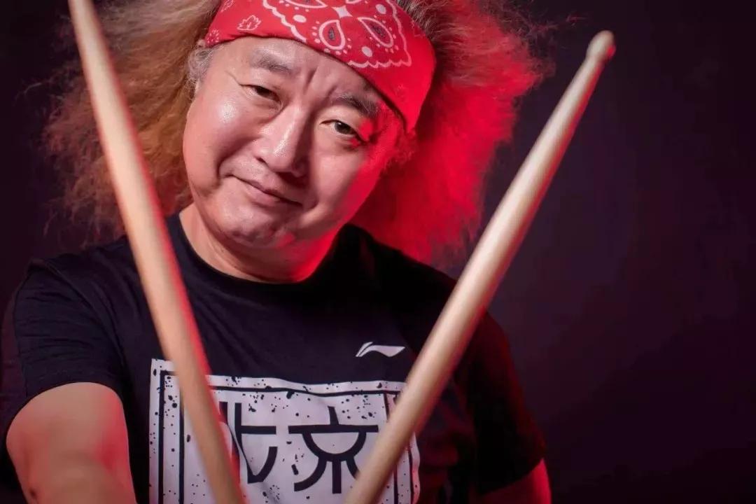 登上《你好,中国》的这位日本鼓王,将自己炼成了中国摇滚编年史_funky