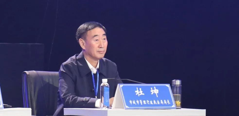 市城市管理行政执法局局长杜坤表示:目前我市餐厨垃圾处理中心已招标