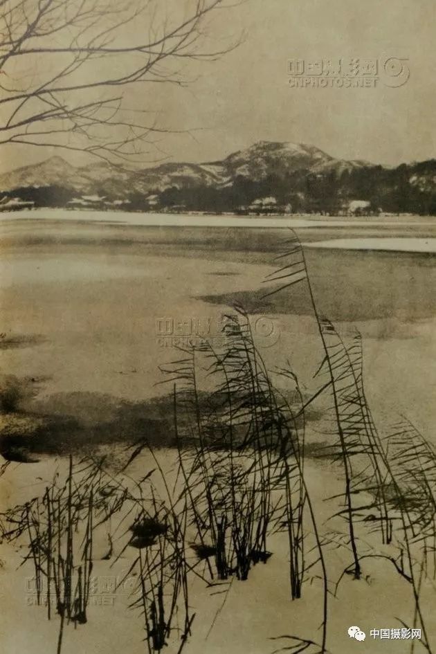 《西湖朝雾》 刘半农 1931年课题组在研究史料时发现,不论是外国摄影