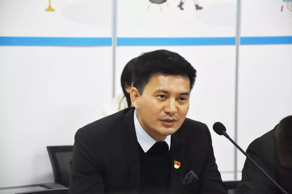 彭浩宝塔街道办事处副主任冯莉长塘集资委书记谭军李辉对长塘集体经济