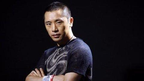 他是东北艺人的"伯乐",歌手兼商人,如今却低调退隐!_姜鹏