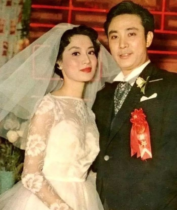 而婚后的尤敏更是为高福球生下了三个儿子.