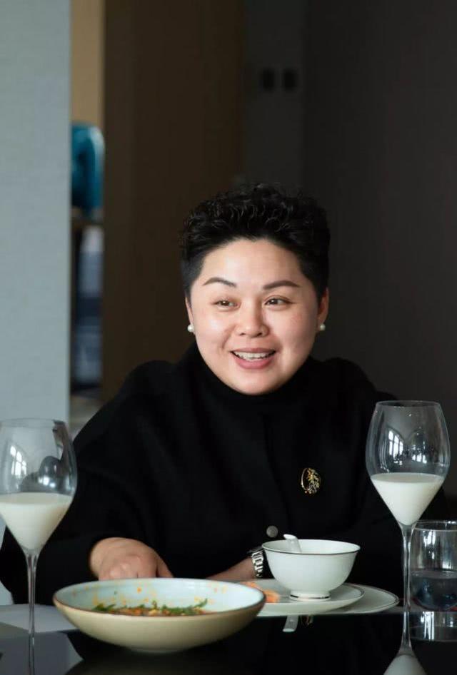 一场创业主题的圆桌座谈十数位创业者齐聚南京星河world