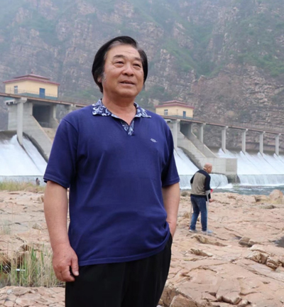 导语:著名画家李景林先生自幼酷爱丹青,画谱宽广,诸品皆精.