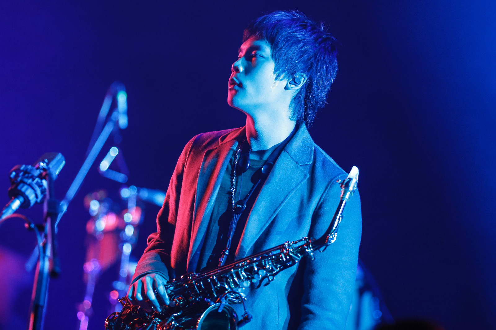 演出结束后现场乐迷久久不愿离去,在乐迷们的呼唤下,盘尼西林乐队返场