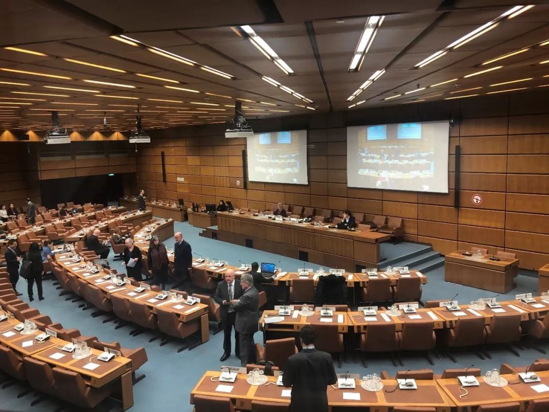 译闻 | 北京语言大学英语口译专业研究生首次赴联合国维也纳办事处参加同声传译实习_会议