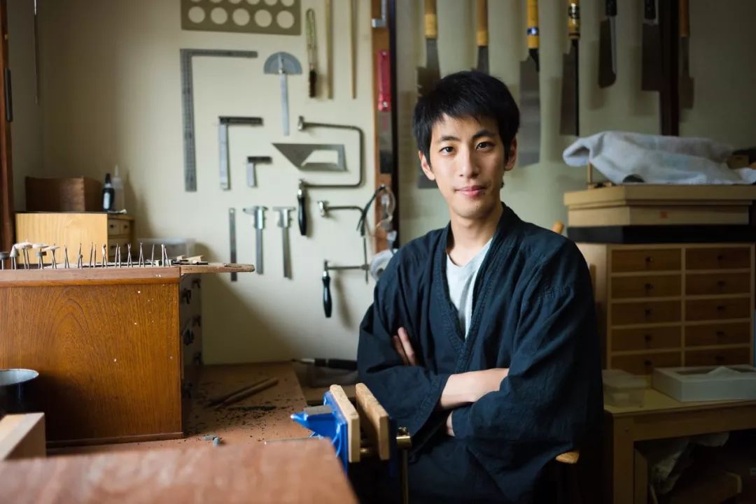 蝴蝶诞生于木头之中立体木象嵌作家福田亨日本