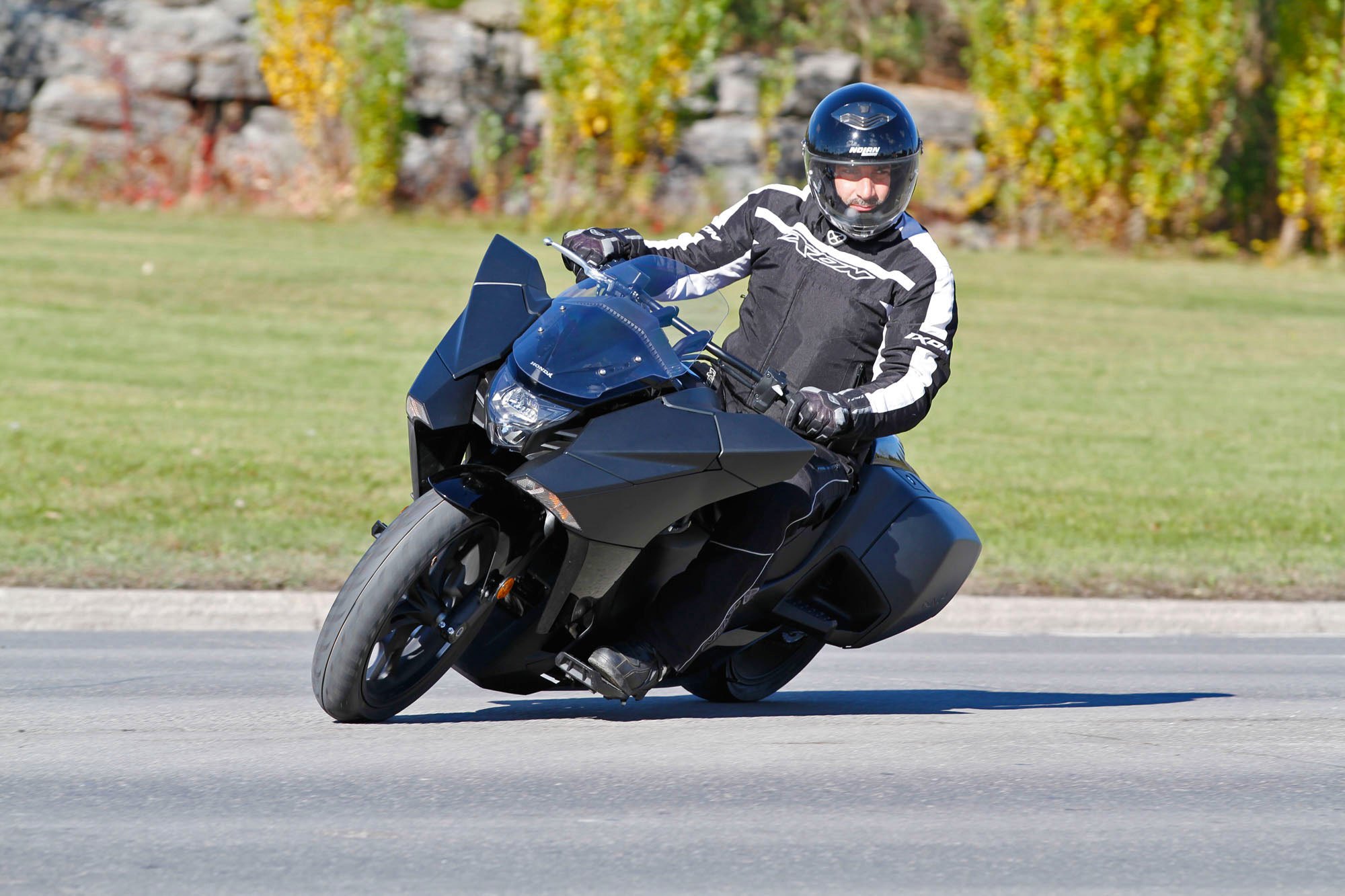 东瀛怪咖大鲨鱼本田nm4摩托静态解析