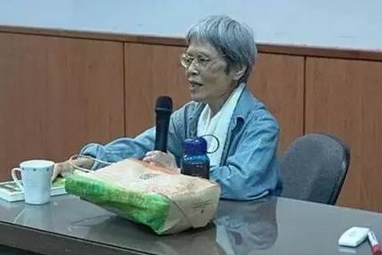 国立台湾大学病理科教授李丰,年轻时在加拿大留学,被发现患上癌症