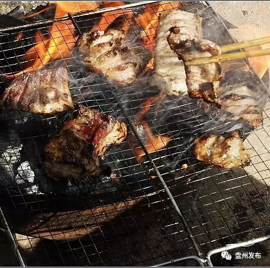 担心来的人客多了,辛辛苦苦好不容易喂出一个过年猪来,一顿杀猪饭吃