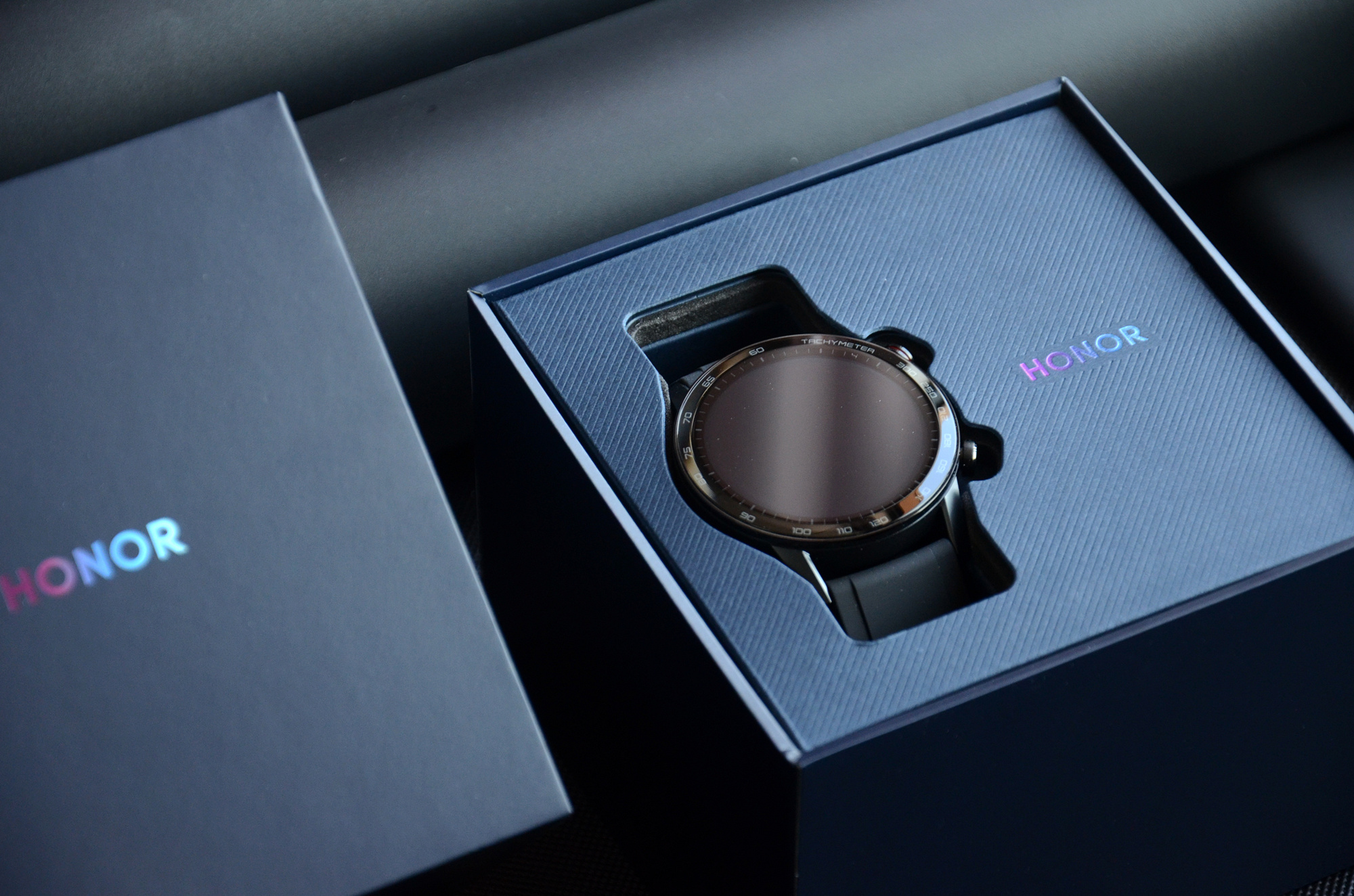 荣耀magicwatch2评测一款可以接打电话独立听歌的智能手表