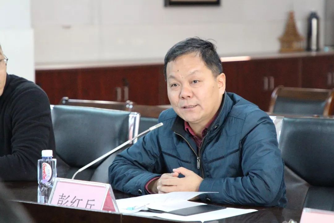 小学德育研究与指导中心副主任,石岐区文体教育局德育专干潘志坚主任