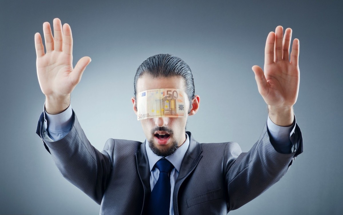 原创"30岁,月薪4000,欠债7万":你的虚荣心,正在拖垮你