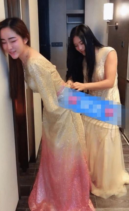 "无臂女孩"被好友邀请做伴娘走红,穿上礼服,网友:是心动了