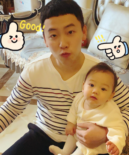 28岁体操女神周捷,嫁1米58奥运冠军,结婚2年产1子,身材再升级_邹凯