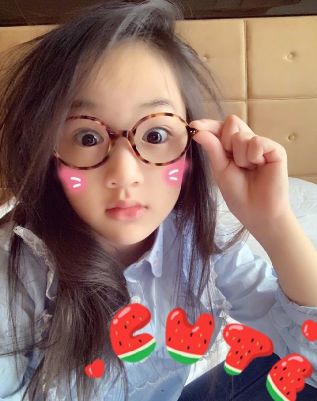 最怕吴尊女儿穿芭蕾舞裙当看见她空中劈叉时这9岁身姿看懵我