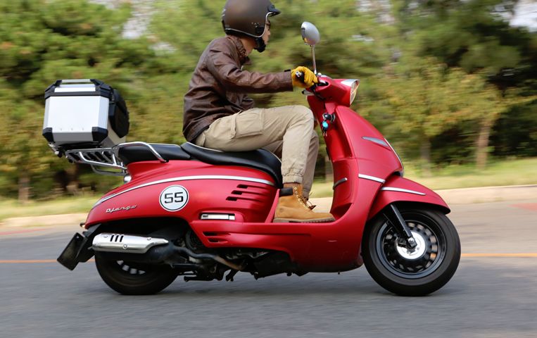 实拍解析两万元级格调复古踏板——标致django 150