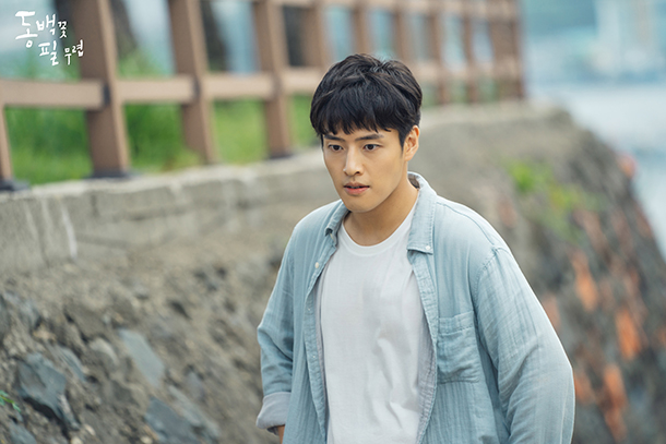 姜河那借势山茶花工作满档再接电影回归大银幕