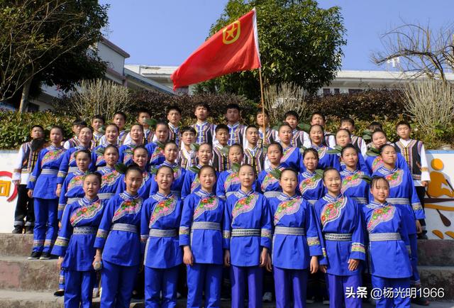 天柱縣高釀鎮(zhèn)中學舉行2019年侗歌大賽(圖1) 天柱縣高釀鎮(zhèn)中學舉行2019年侗歌大賽(圖1)