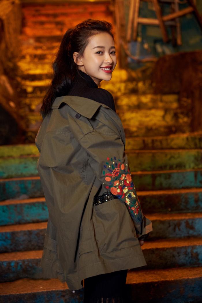 明星孙怡,娱乐圈偶像演员,被誉为"养眼美女"