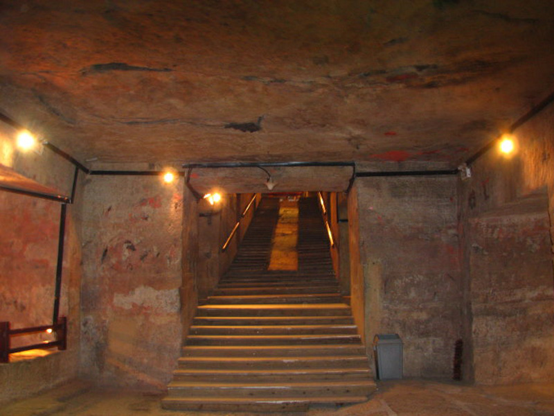 汉高祖刘邦斩蛇发生在河南这座山上保存着天下第一石室陵