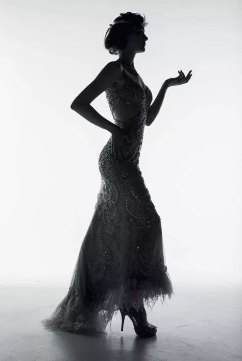 为什么拍女性,一定要"曲线"?这篇女士美姿教程你要看完!