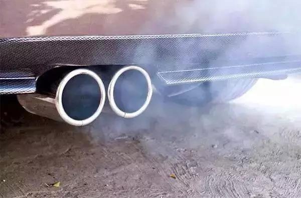 排气管冒烟,爱车给你的讯号,你收到了吗_搜狐汽车_搜狐网