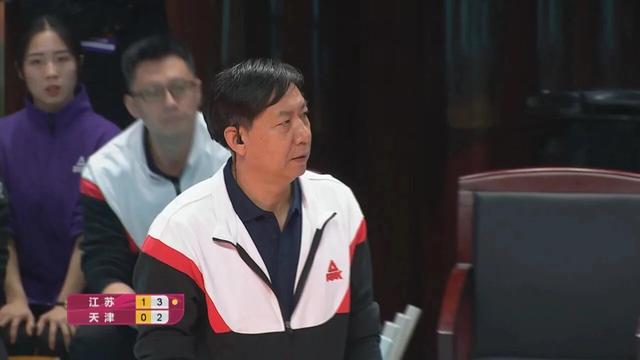 中国女排前主帅双喜临门!执教首秀获胜,闺女生孩子,他当姥爷了