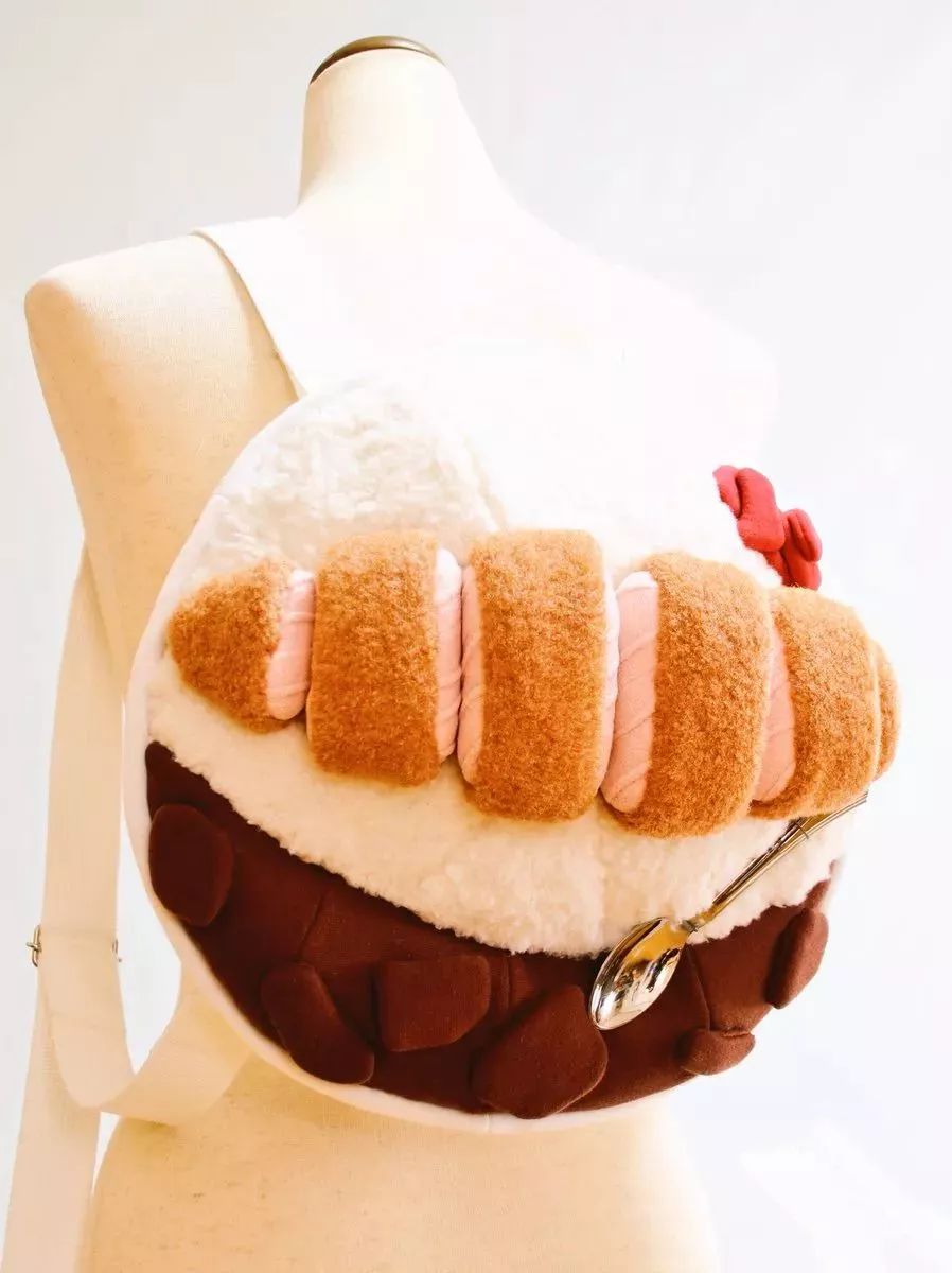 这些奇葩包包我居然都想要.