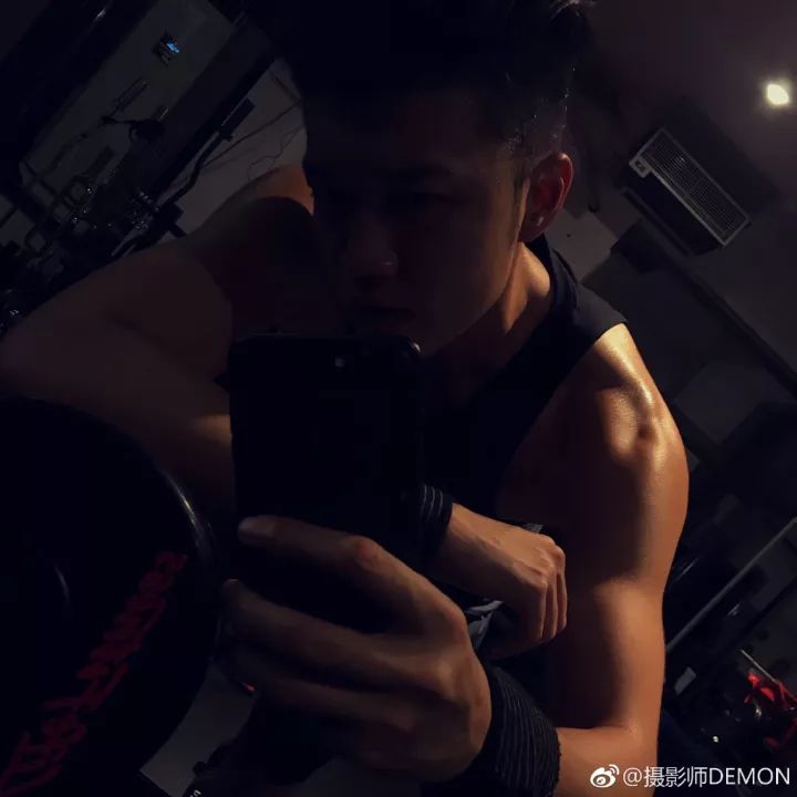 以前在朋友圈得瑟秀健身照的人,后来都怎样了?