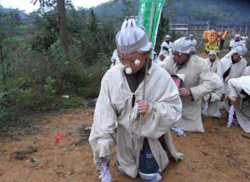 说说招魂送魂仪式它的仪式起源是非常早的
