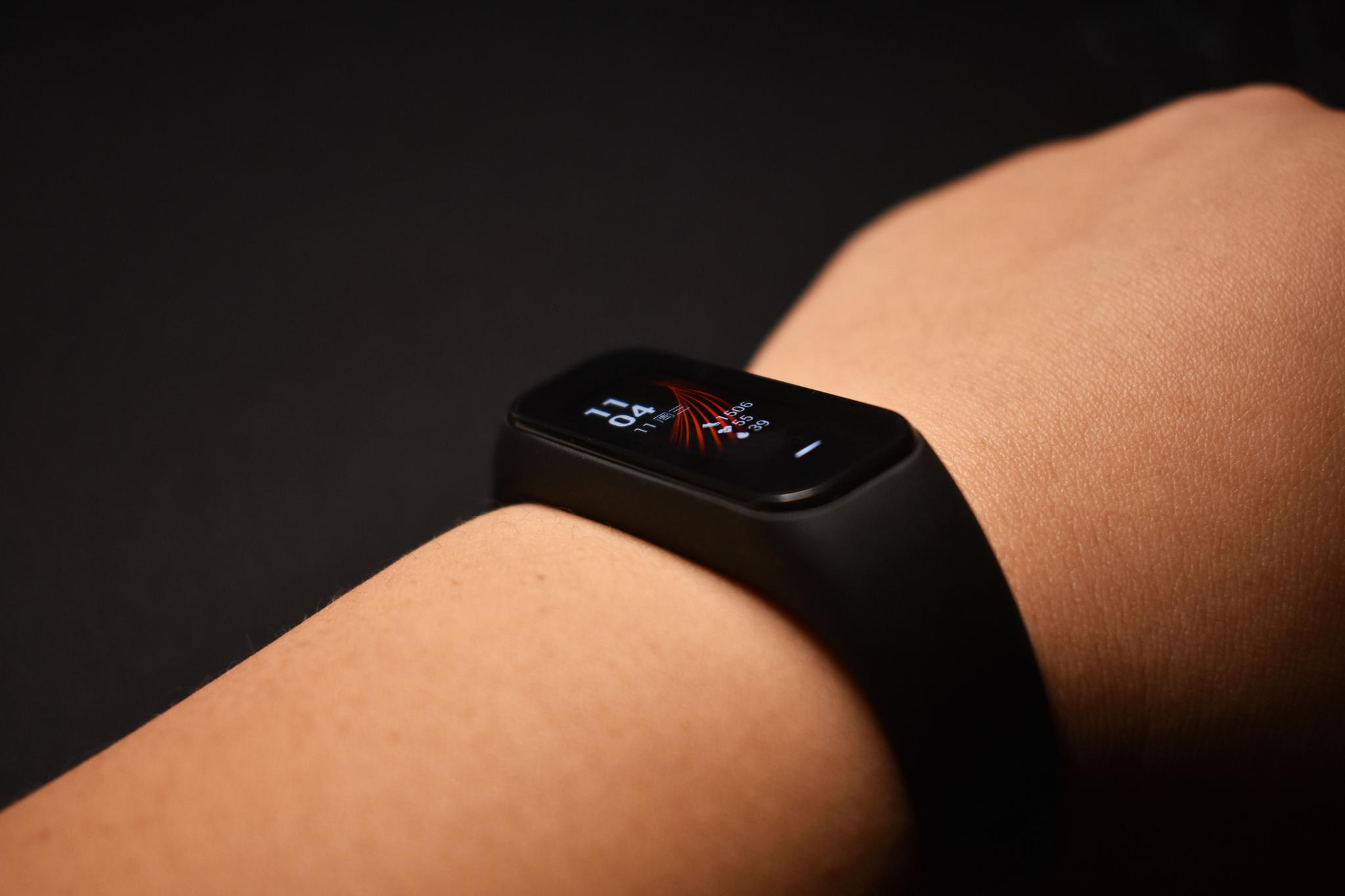 手环届黑马也开始挤牙膏黑加手环1s上手体验