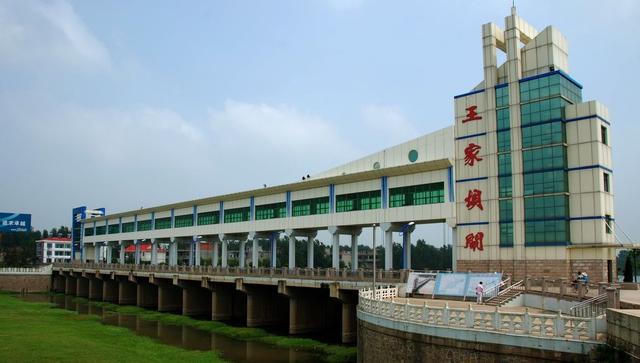 为什么在淮河众多分洪闸中,唯独王家坝闸知名度最高?看完明白了