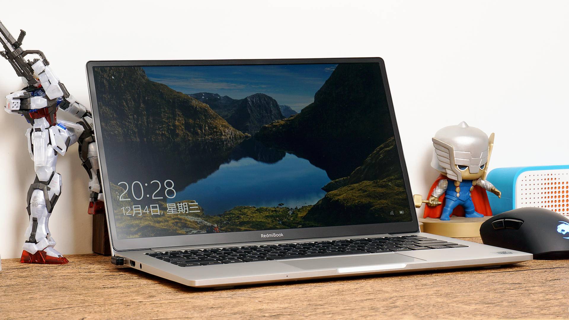 redmibook13体验轻薄和性能兼备让人omg的便携全面屏笔记本