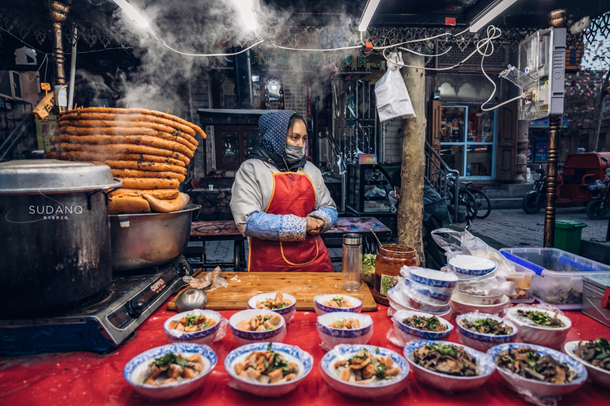 实拍喀什夜市:新疆有哪些美食不能错过,据说吃过这个才算有见识 实拍喀什夜市:新疆有哪些美食不能错过,据说吃过这个才算有见识