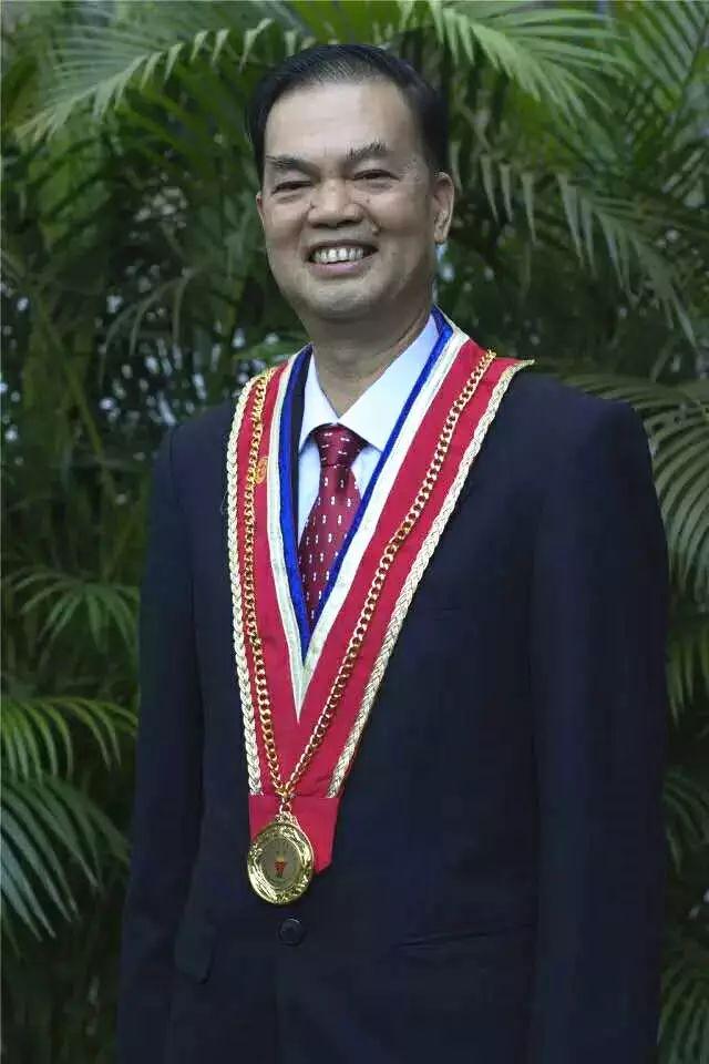 黄振华(国宝级粤菜大师)观点:老老实实做人,认认真真做菜.