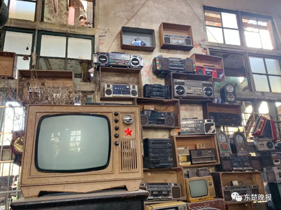 这些老家具是老夏的最爱.