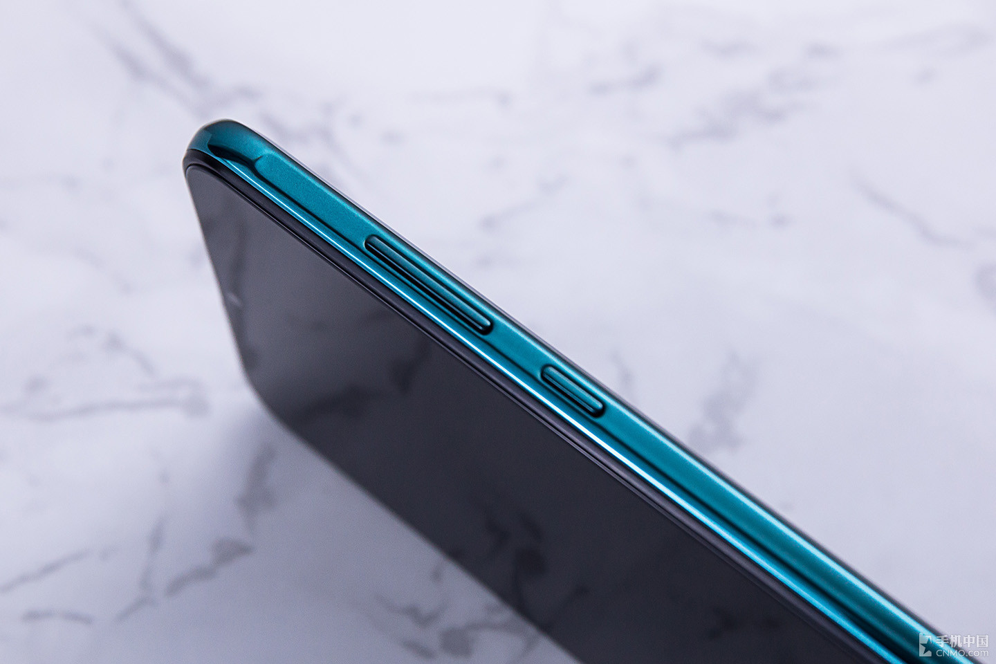 海信手机金刚6图赏:纤薄之间展现极致续航
